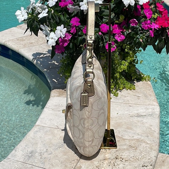 Coach Penelope Beige/Gold Linen Signature “C” Convertible Shoulder/Crossbody Bag - Picture 9 of 17